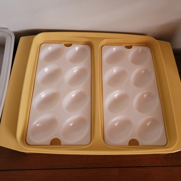 Vintage TUPPERWARE Deviled Egg Holder Carrier Tray Holds‎ 16 Eggs - Picture 4 of 8